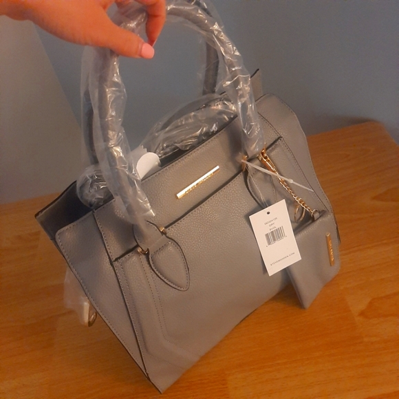 Steve Madden Handbags - Steve Madden gray BVOL bag